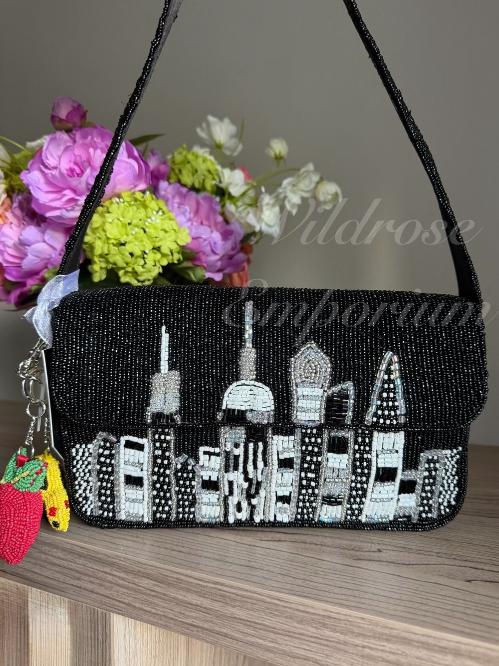 New Viral NYC New York City Skyline Beaded Shoulder Bag Apple & Taxi Bag Charms